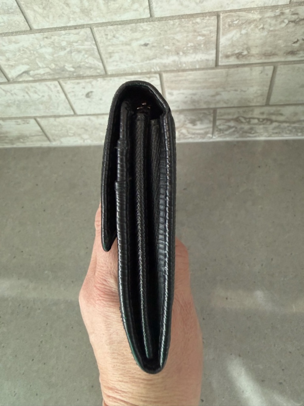 Authentic vintage Louis Vuitton Black Epi Leather Long Wallet - Picture 6 of 11